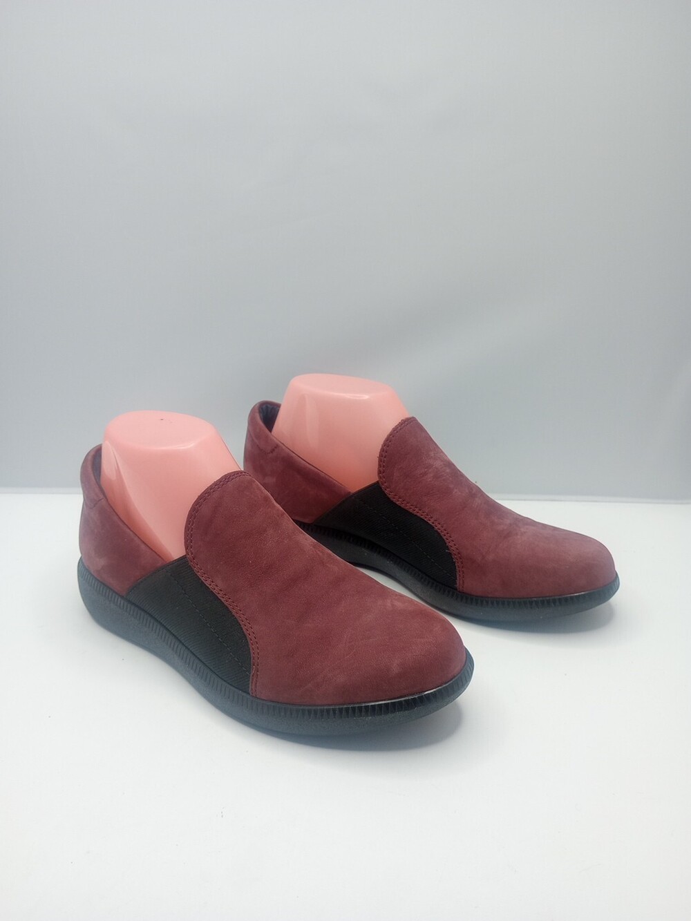 Munro Clay Women's Wedge Slip-on Sneakers In Wine Suede Size 7 M Shoes